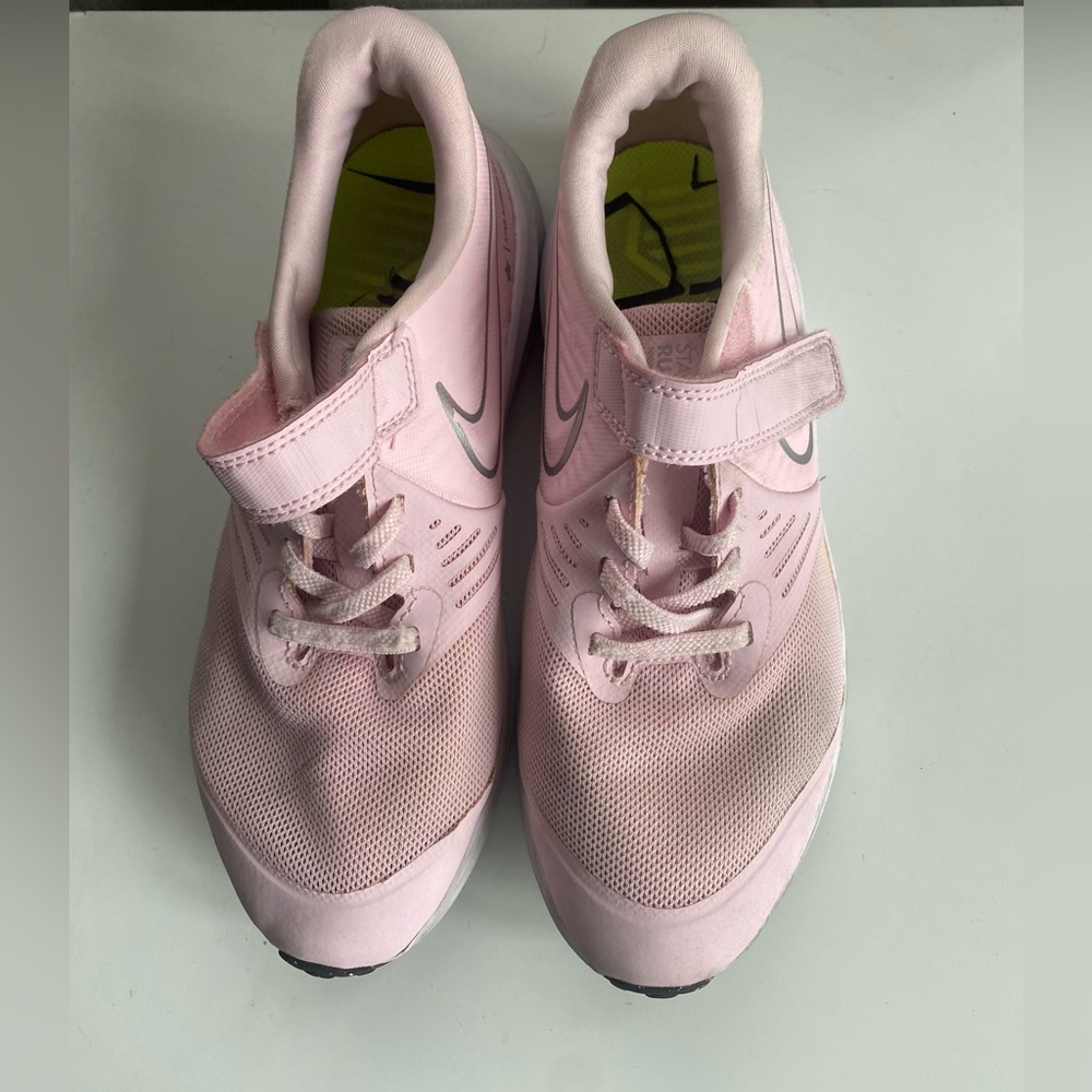 NIKE Star Runner 2 ~ Pink ~ Slip On Athletic Sneakers Shoes Girls Youth Size 3